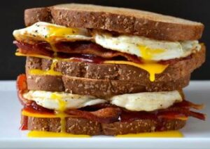 Fried Bacon and Egg Sammich